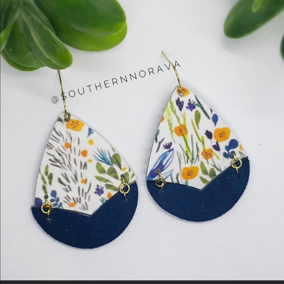 Southern NorAva Jewelry - Handcrafted Hinged Floral Earrings